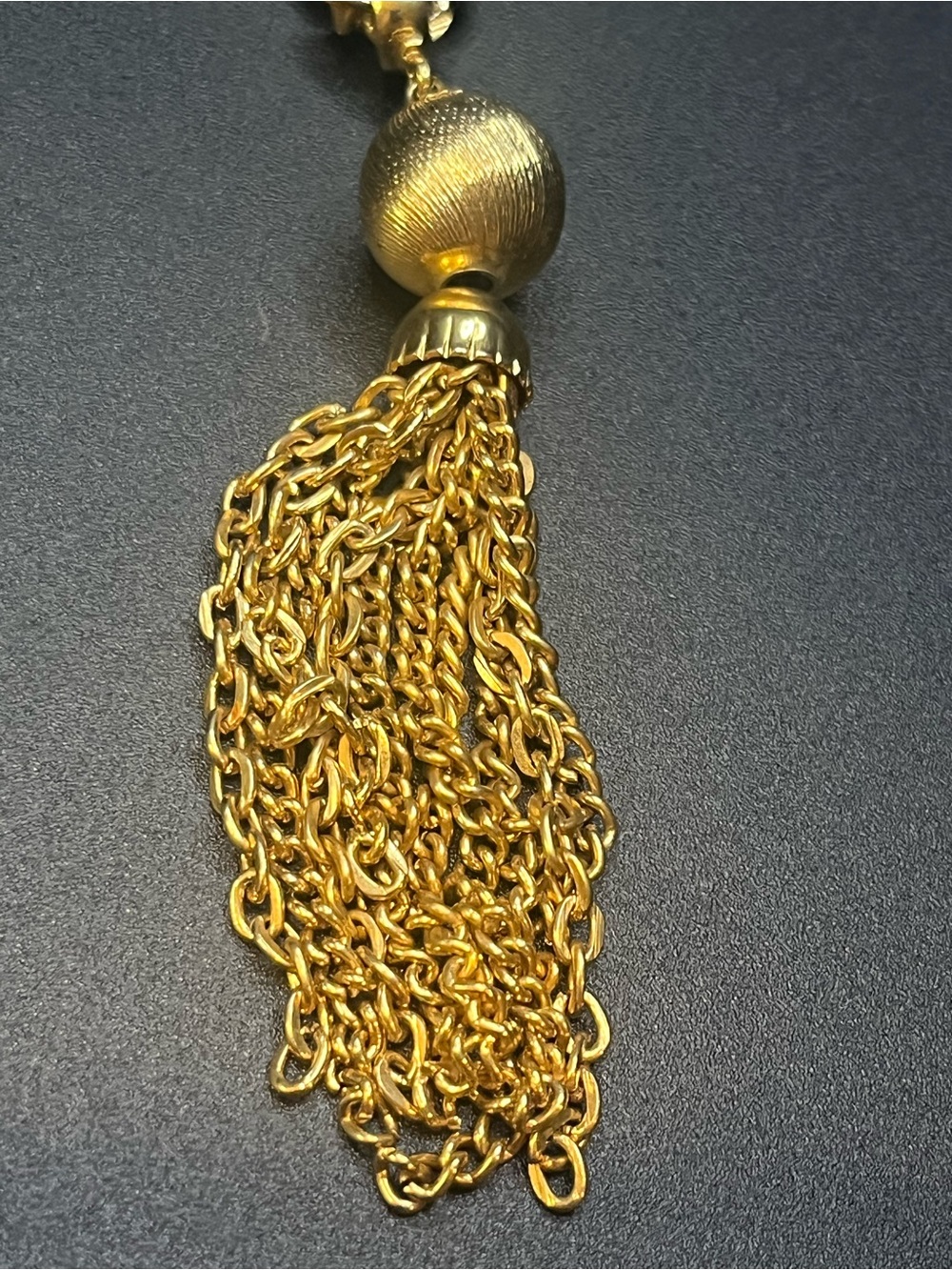 Vintage gold tone tassel pendant necklace 22 inch textured bead statement - Picture 9 of 11